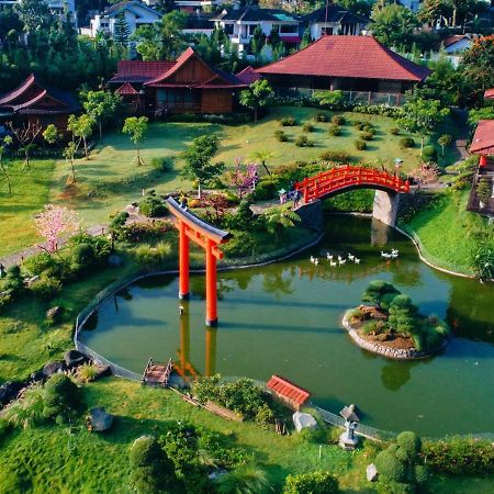 The Onsen Hot Spring Resort Batu  Kültér fotó