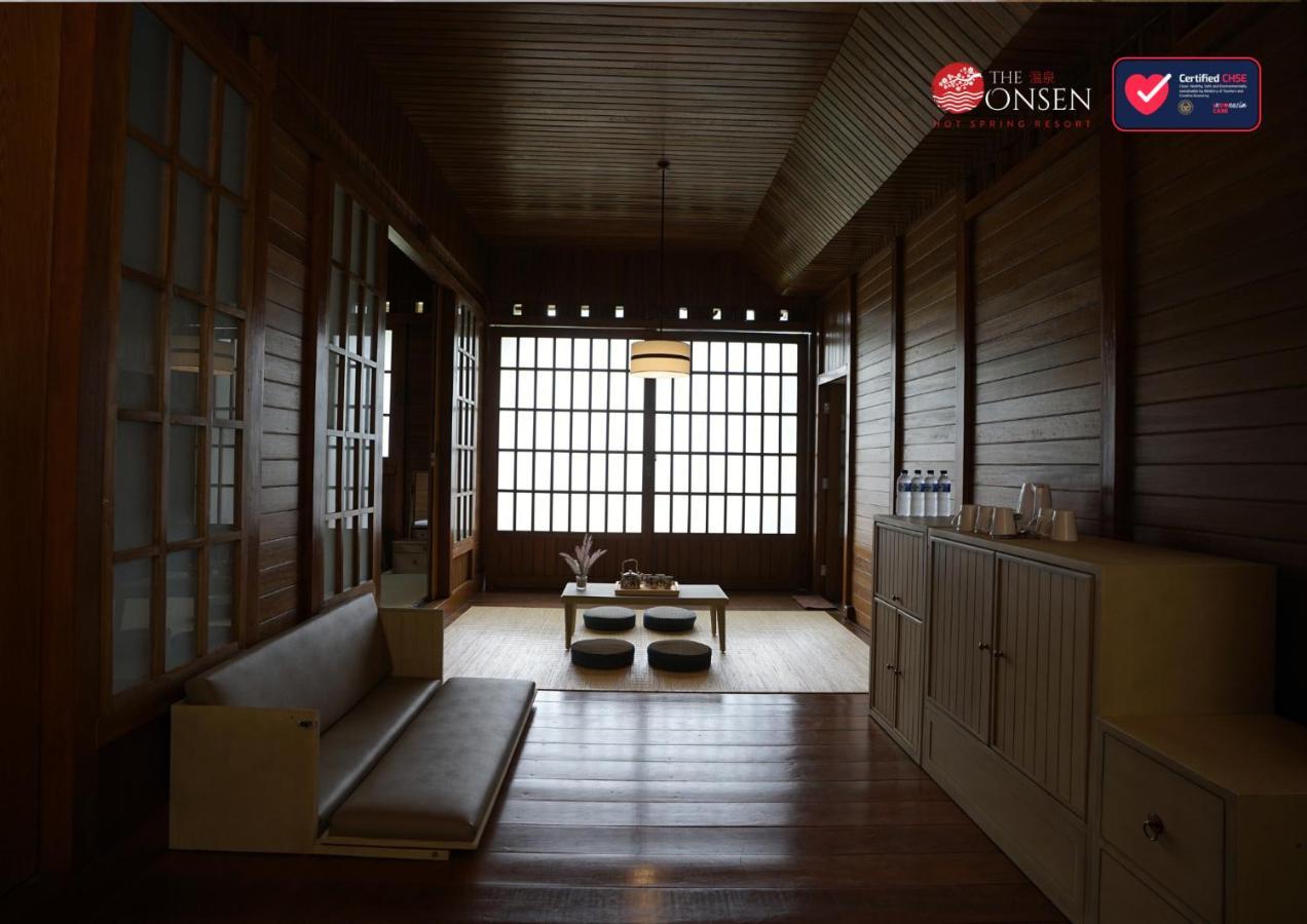 The Onsen Hot Spring Resort Batu  Kültér fotó