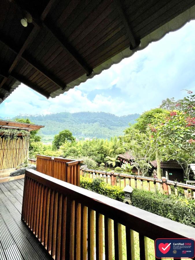 The Onsen Hot Spring Resort Batu  Kültér fotó